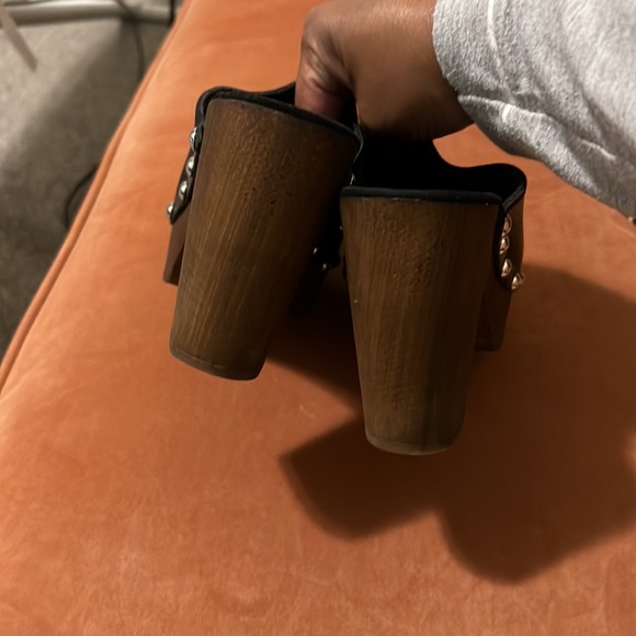 Clogs - Picture 4 of 9